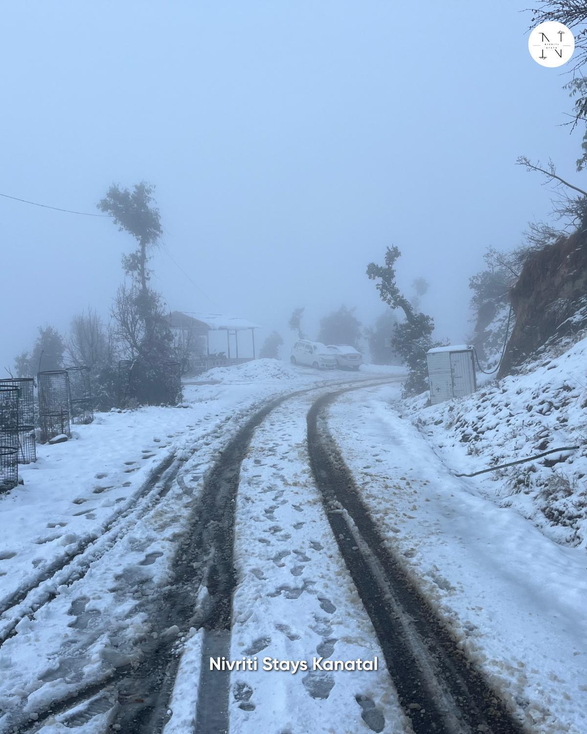 Nivriti Stays Kanatal Esterno foto
