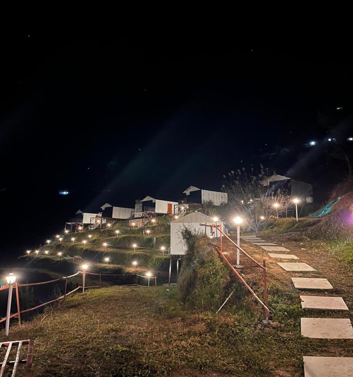 Nivriti Stays Kanatal Esterno foto